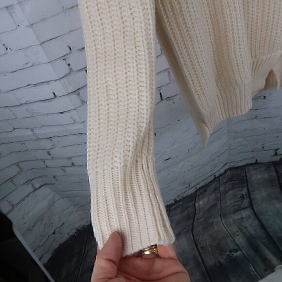 TULIP B WINTER WHITE LONG SLEEVE COWL NECK TUNIC SWEATER WITH NOTCH HEM DETAIL - Picture 7 of 10